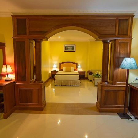 Golden Sea Hotel Sihanoukville Exterior photo